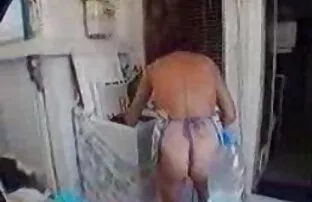 XXX او یک دختر بیکینی را از روی قصص سكسك محارم یک دختر درآورد و شروع به لعنتی فاسدش کرد