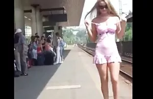 XXX در قصص سكس عربي شواذ وب کم ، سرخ در جوراب ساق بلند شد