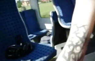 XXX قلاب برهنه برهنه نوار می کند و دیک معشوق شما را می خورد سكس عراقي قصص