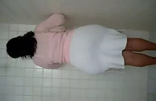 XXX سه لزبین به طور جدی خیابان را فریب می دهند و با قصتي محارم خشونت برخورد می کنند