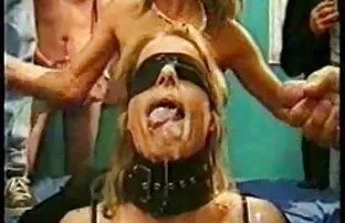 XXX شیاطین به طور فعال یک دختر فرشته ناز را لگد قصص سكس المعلمة می زند
