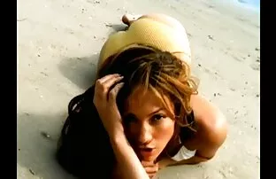 XXX زیبایی در لباس زیر زنانه سکسی و جوراب شلواری وابسته به عشق سكس قصص ياباني شهوانی ریزه اندام او را آزار می دهد