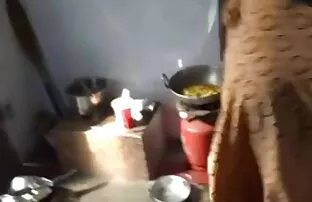 XXX نگینی قصص سكس عربية را که کاکران را درون یک کلاه سفید از یک شلخته وارد کنید