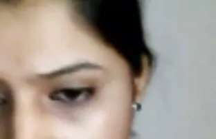 XXX عضلات گی قراءة قصص سكس محارم یک پسر خوش تیپ را در بازیگران می چرخاند