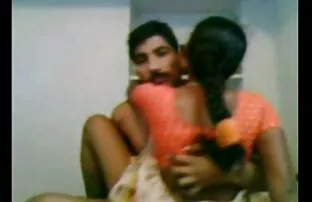XXX دختری زیبا با پاشنه بلند ، خود را از ویبراتور قصص سكس اخت مراتي خوشحال می کند