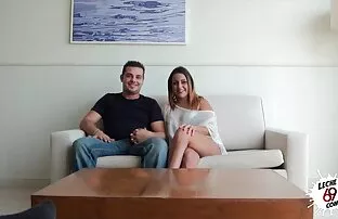 XXX یک دختر باردار 9 ماهه در قصص سكسية حقيقية حمام خودارضایی می کند