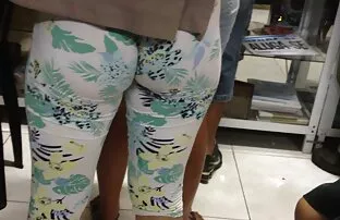 XXX شوهر همسر جوان و مادر قصص سكس مثيره جديده زایمان را فریب می دهد
