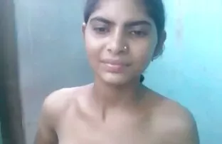XXX عروسک جوان روسی ویکتوریا در آشپزخانه قصص جنس محارم اخ واخته رابطه جنسی دارد