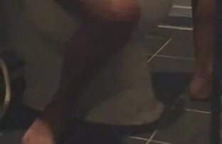 XXX مگان یک دست نازک را در یک کلاه طاس قرار داد قصص سكس مصوره كرتونيه