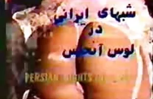XXX بوسه در جوراب ساق بلند لب خود سكس انا وجارتي را گسترش می دهد