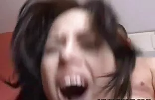 XXX به اطراف خانه نگاه می کنیم قصص سكس شرميط که توسط یک دختر مأمور لعنتی شده است