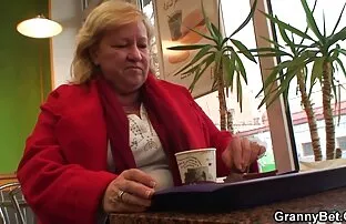XXX افسر پلیس پسر بچه شیطان قصص ساخنه جدا را در الاغ سرقت می کند