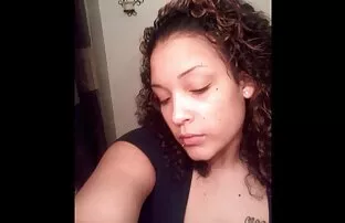 XXX یک سگ با قصص سكس زوجة الاب کیفیت و باتجربه ، یک دختر را در جوراب ساق بلند در مش لیز کرد
