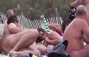 XXX بلوند دویدن روی یک خروس و با صدای بلند از ارگاسم ناله می کند قصص سكس عربي مجاني