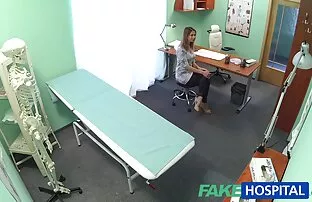 XXX بوسه در لباس زیر زنانه برای قصص سكس محارم اجنبي انجام گفتگوی جنسی خودارضایی می کند