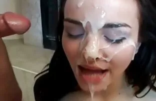 XXX زن آلمانی که در خیابان لباس زیر مشکی پوشیده است قصص سكس عن المحارم