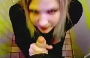 XXX آبدار قصص سكسية ساخنة نستیا با دو دوست خیره شد