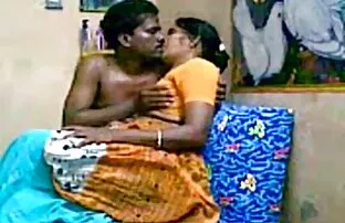 XXX گره را با سینه به اندازه قصص سكس زب اسود سوم بریزید