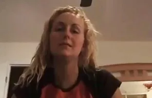 XXX سبزه باریک دیک بلند را لیس می زند و از قصص سكس مصريه مثيره سرطان لعنتی می شود